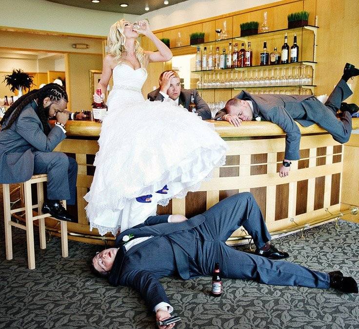 Фото невесты с подругами: креативные позы для фотосессии