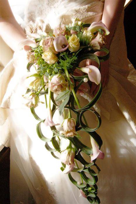 Мастер-класс по сборке букета невесты из роз и калл