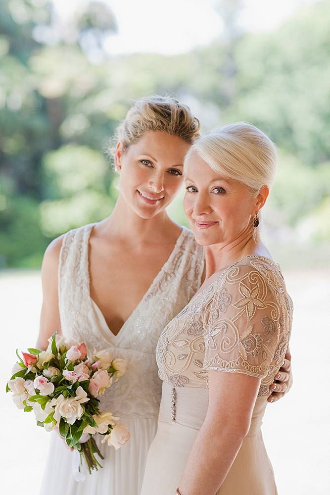 30 вариантов причесок для мамы невесты и жениха