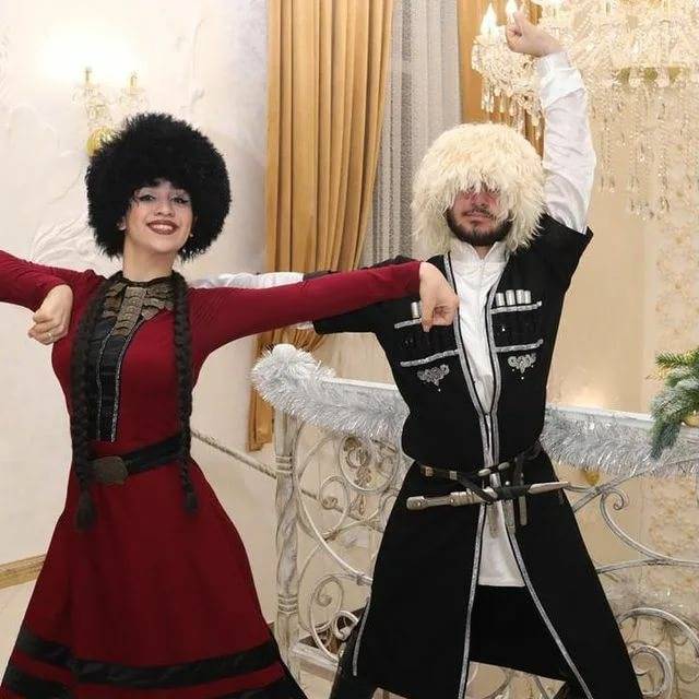 Лезгинка на свадьбу: кавказские танцы как элемент национальной свадьбы