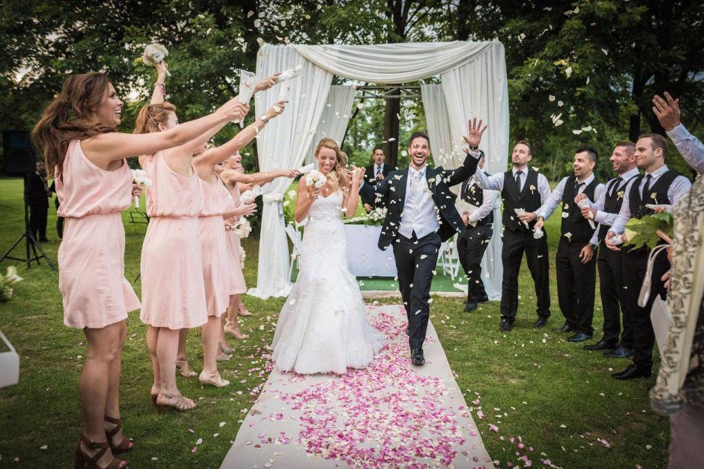 Свадебный декор, формат и образы: тренды 2021 года - hot wedding