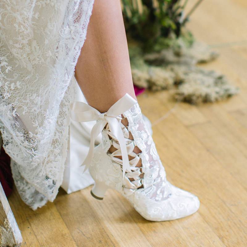 Свадебная обувь без каблука - как выбрать правильно, фото