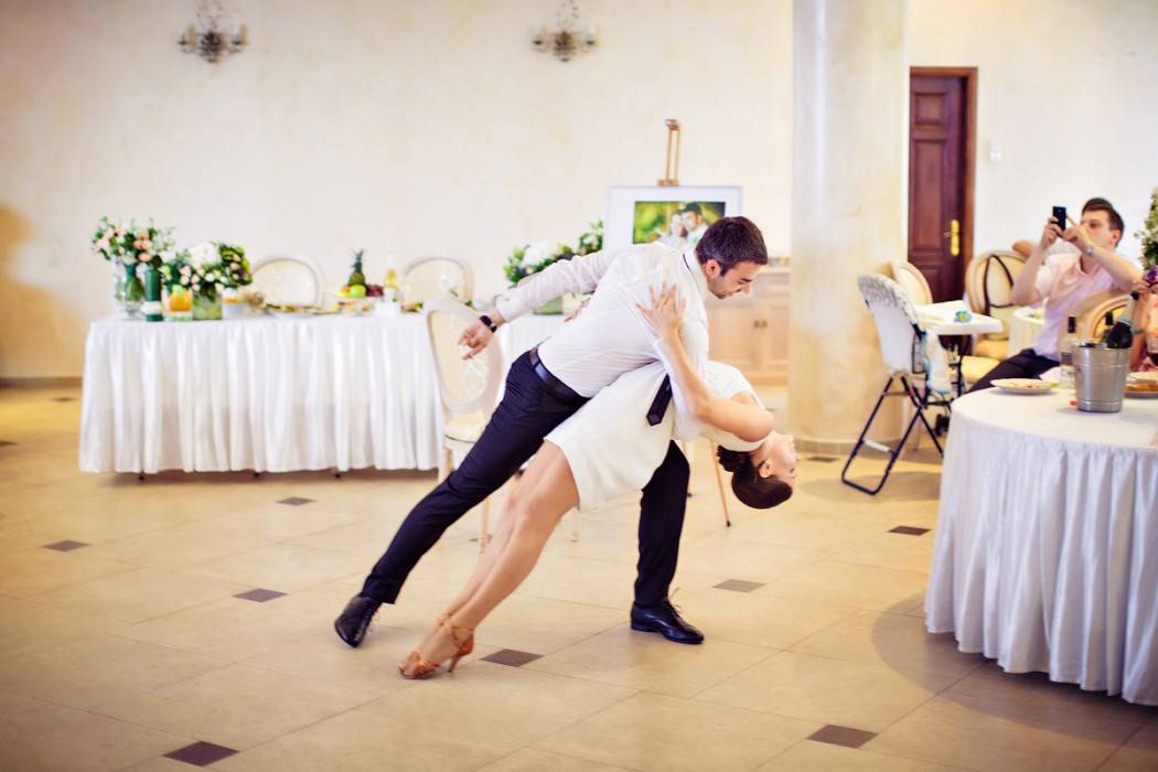Можно ли самостоятельно поставить легкий свадебный танец?