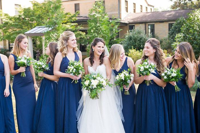 15 идей стильных образов платьев для гостьи на свадьбу