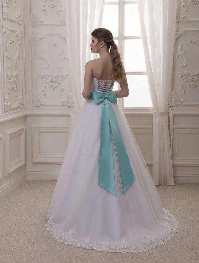 Свадебное платье бирюзового цвета