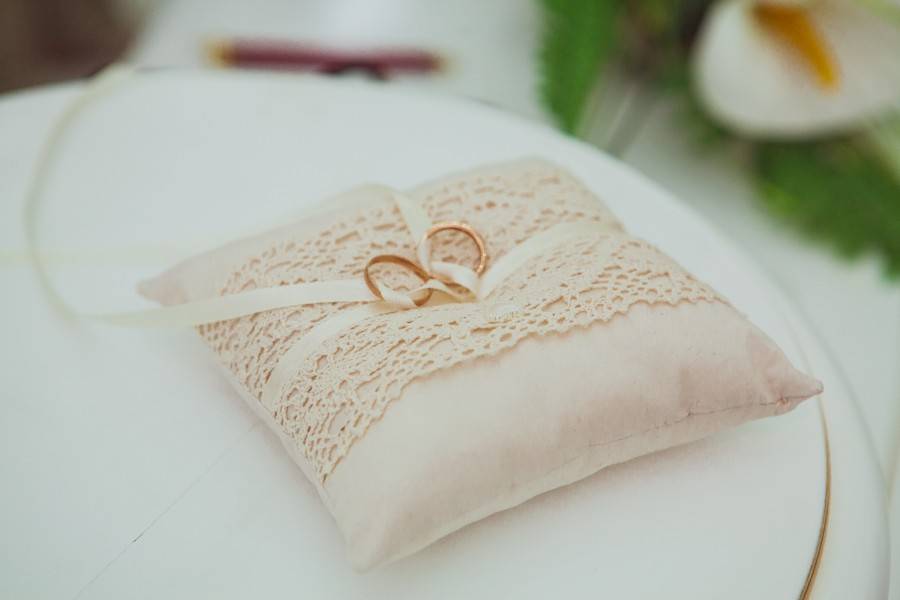 Как сшить своими руками подушку для колец на свадьбу