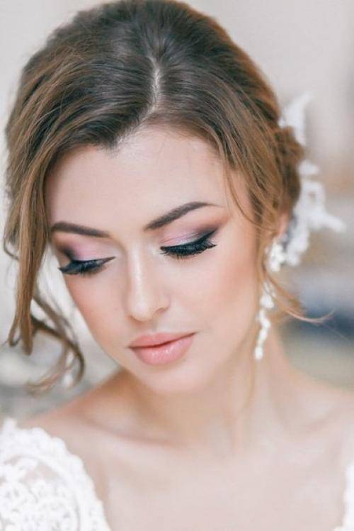 Зеркало души: как сделать свадебный макияж с акцентом на глаза?