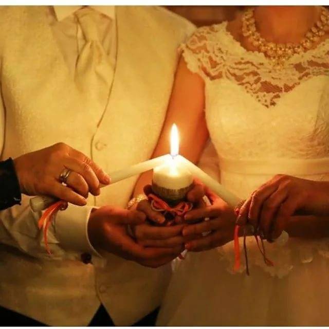 Церемония зажжения домашнего очага на свадьбе. обряд зажжения семейного очага