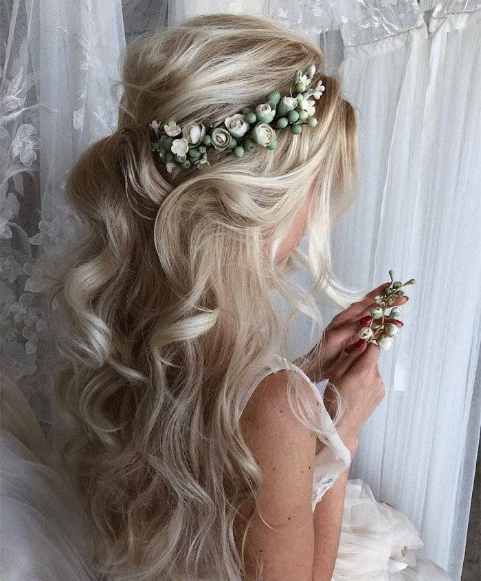 Полная палитра: самые стильные свадебные прически на волосы до плеч – советы и фото