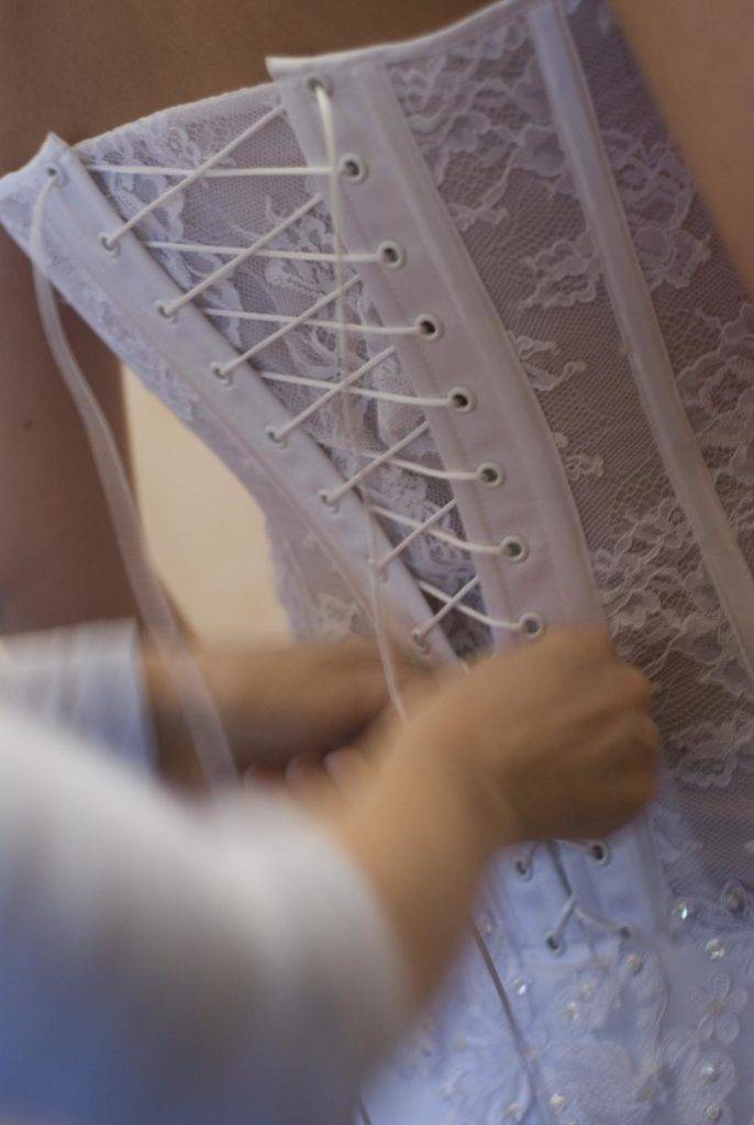 ᐉ как зашнуровать свадебное платье на корсете – правила шнуровки - ➡ danilov-studio.ru