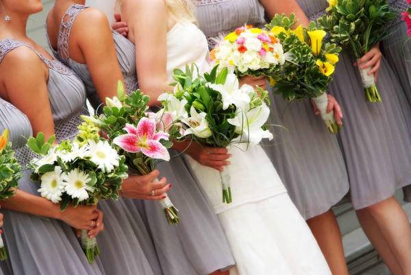 5 видов цветов, которые лучше не дарить на свадьбу