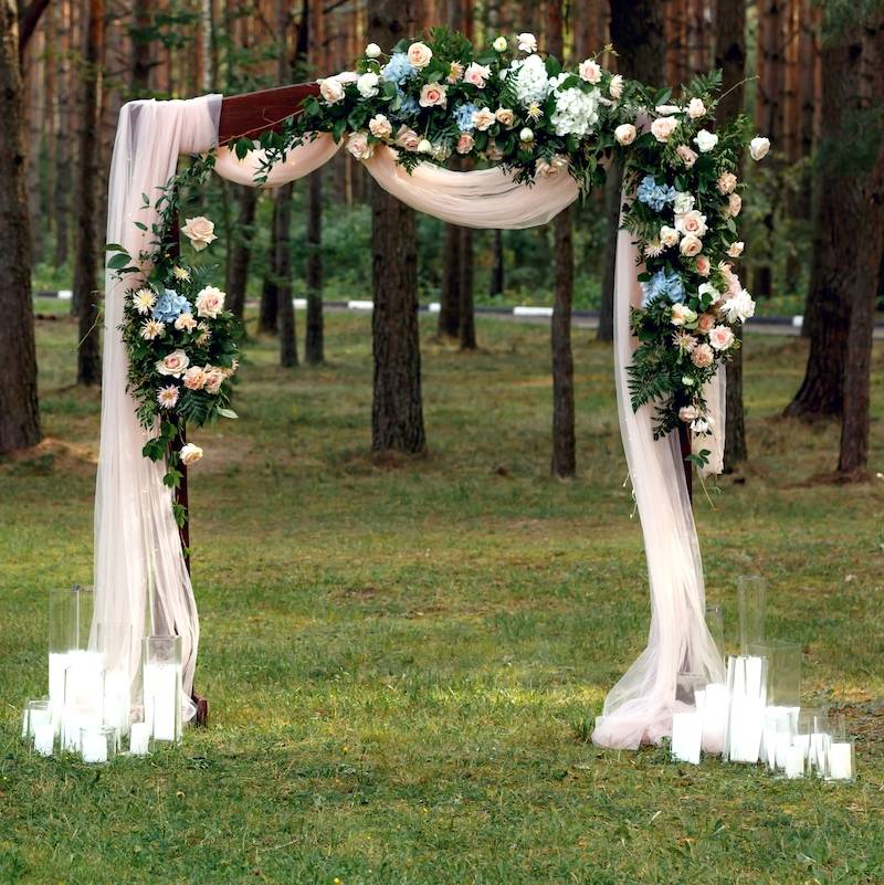 Свадебная арка своими руками: пошаговые инструкции и мастер-классы с фото, как сделать для выездной регистрации деревянную или квадратную арку, популярные украшения