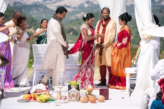 Как проходит брачная ночь в индии: странные и необычные традиции индийских свадеб