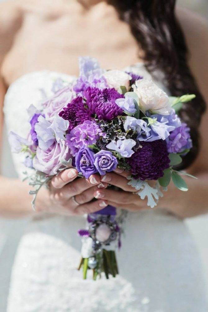 ? фиолетовый свадебный букет для невесты - фото идеи 2020