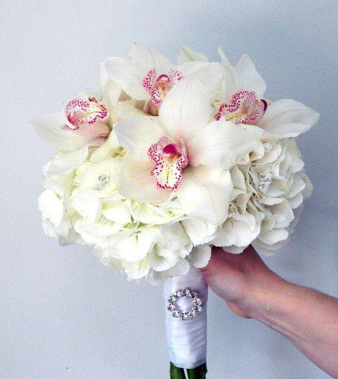 Свадебный букет из орхидей: варианты и идеи сочетания с другими цветами с фото