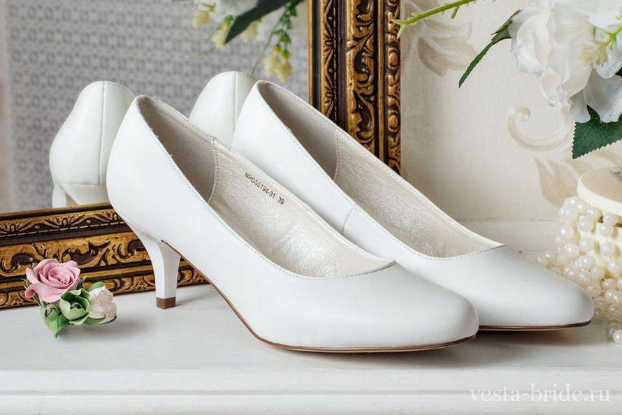 Как выбрать свадебные туфли на низком каблуке – советы невесте