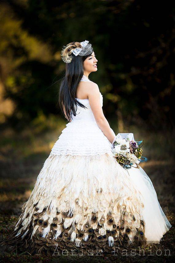 Перья павлина в образе невесты