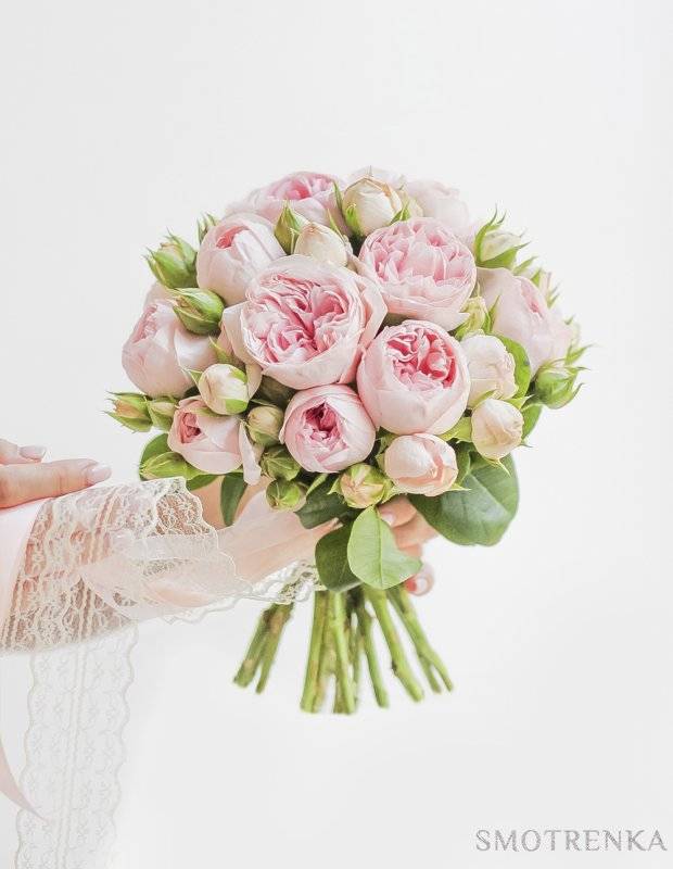 Букет невесты из пионовидных роз: фото