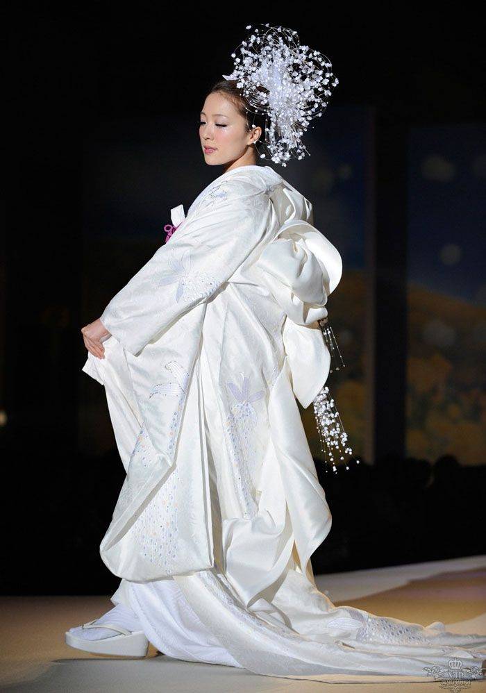 Свадебные платья в восточном стиле: эффектные фасоны, роскошные детали