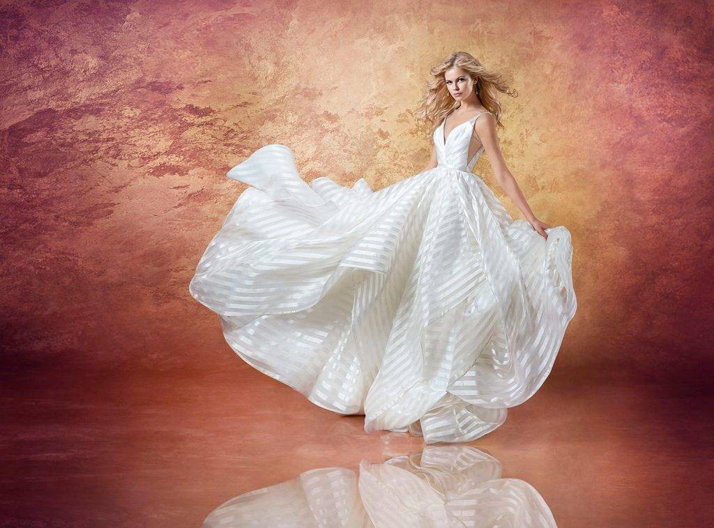 Необычные и оригинальные свадебные платья, выбор материала изготовления