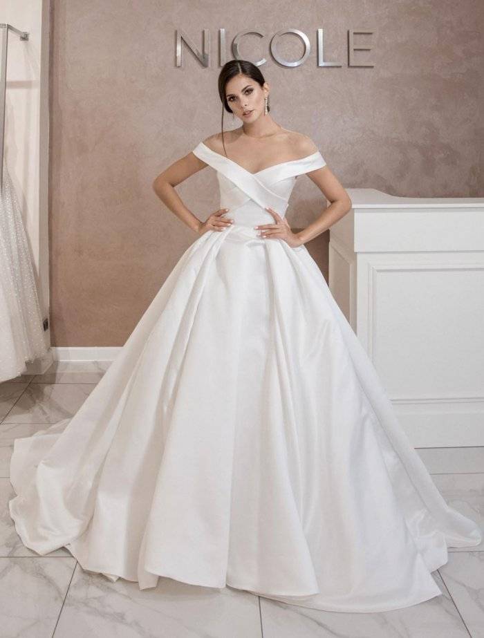 Атласное свадебное платье и его особенности :: syl.ru