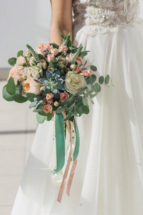 Свежее решение – мятный букет невесты: фото красивых композиций