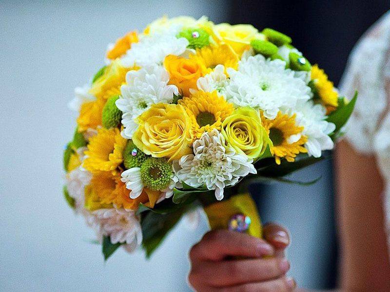 Свадебный букет из хризантем в вариантах [2019] года ? своими руками – фото & видео