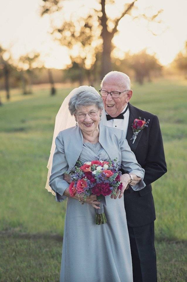 Какие бывают свадьбы по годам: их название и что дарить