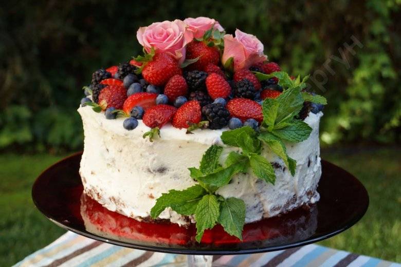 Торт с ягодами — рецепты, как приготовить и украсить торт