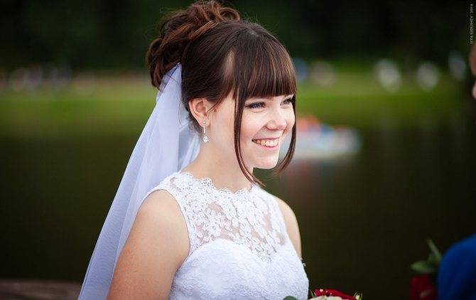 Свадебные прически на средние волосы без фаты (45 фото): идеи для прически невесты