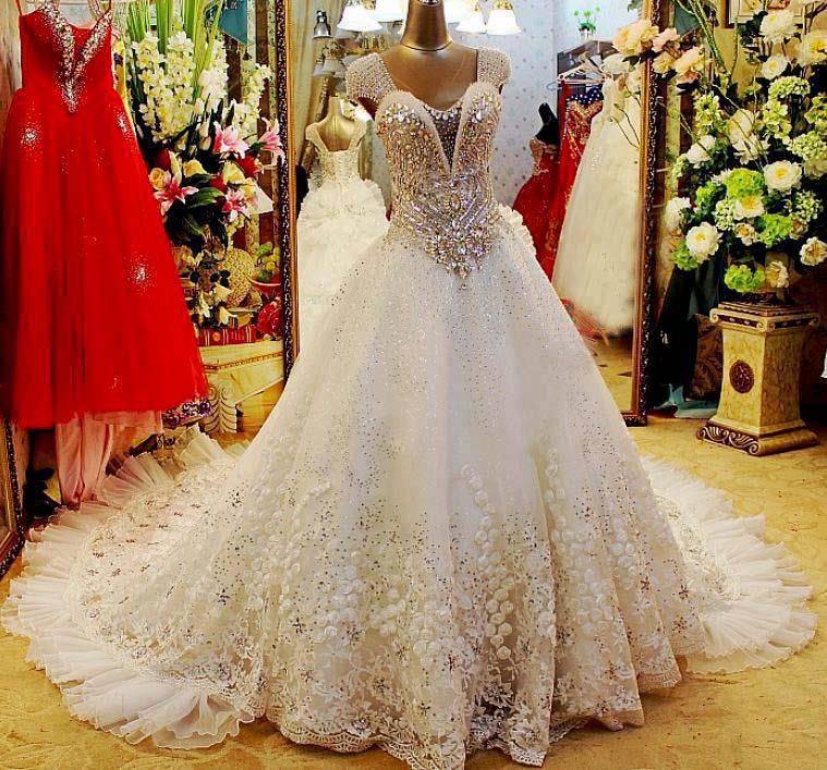 Мерцающее платье для невесты: выбор фасона, ткани, аксессуаров, виды и расположение декора