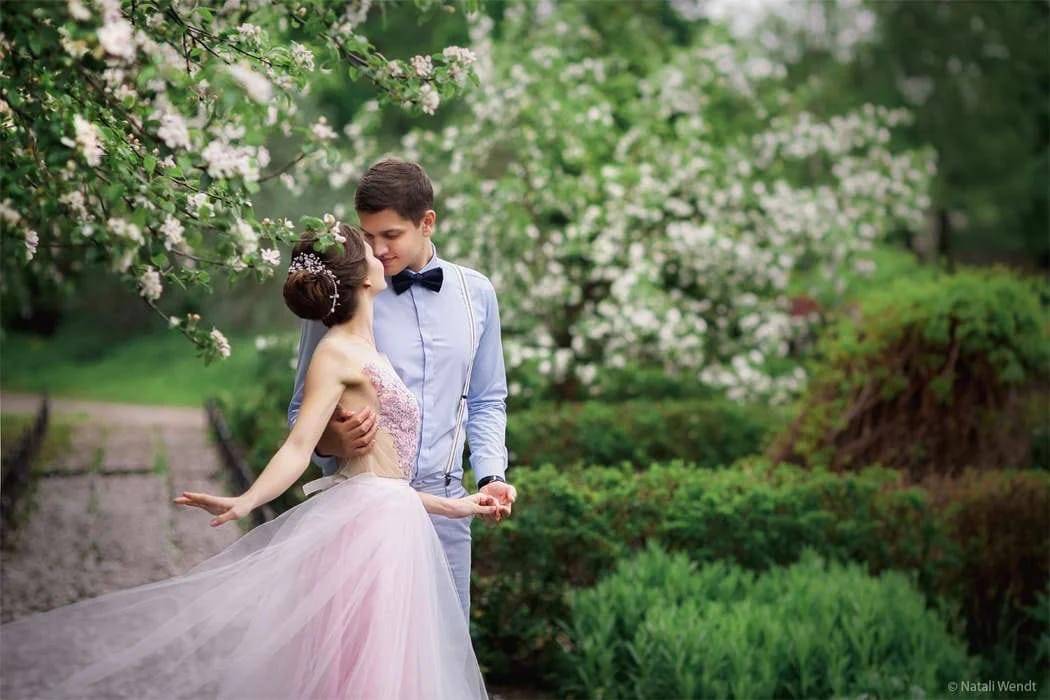 Как позировать на свадебной фотосессии: 50 идей