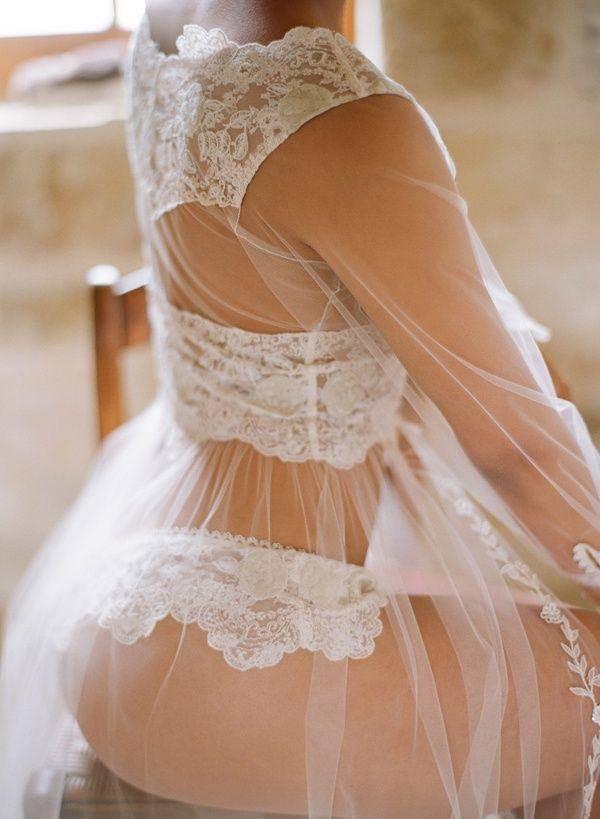 Чулки под свадебное платье – что нужно знать, выбирая этот аксессуар и как избежать ошибок