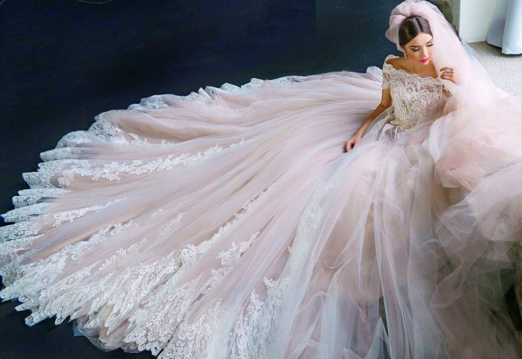 Самые красивые короткие свадебные платья 2020-2021: фото каталог свадебных платьев