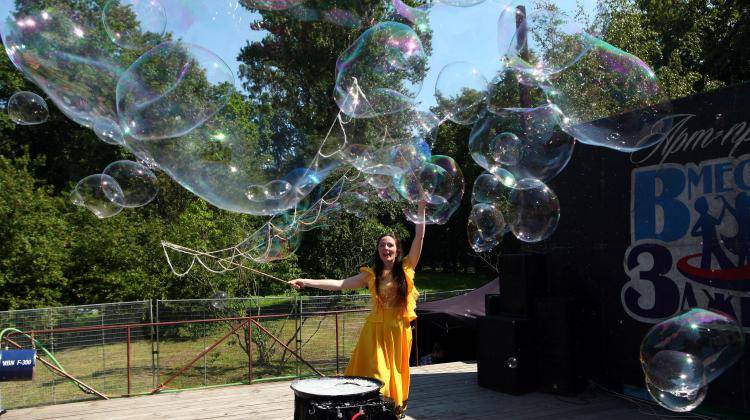 ᐉ свадебная фотосессия с шарами и мыльными пузырями - svadebniy-mir.su