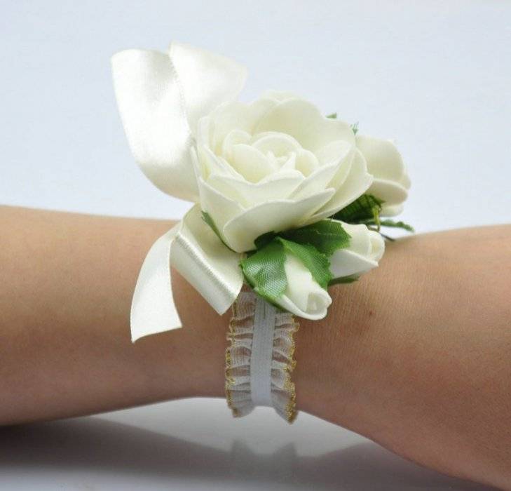 Бутоньерки для подружек невесты на руку своими руками