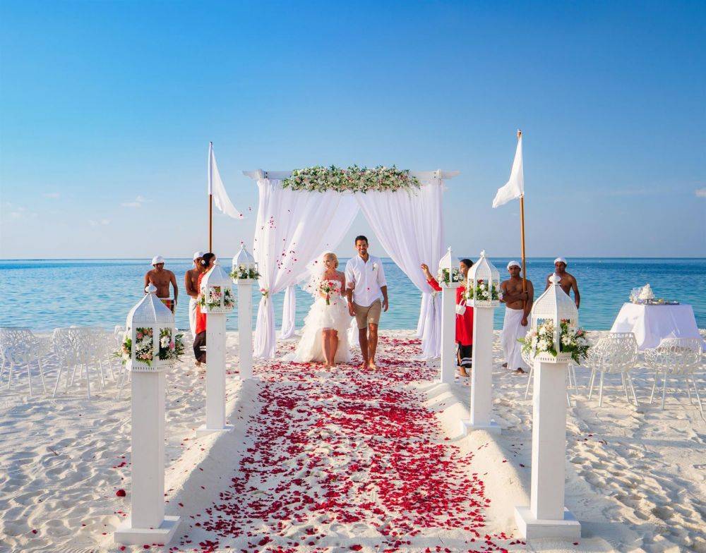 Свадьба на островах – кипрских и багамских: организация, фото церемонии, выбор костюма и платья