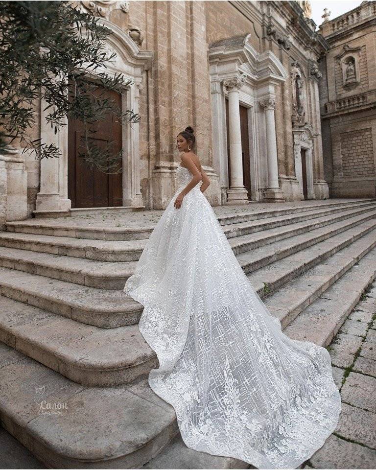 Самые красивые и шикарные свадебные платья со шлейфом – фото