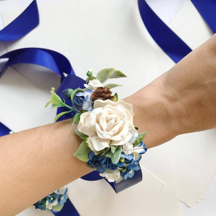 Создаем нежный свадебный браслет из живых цветов