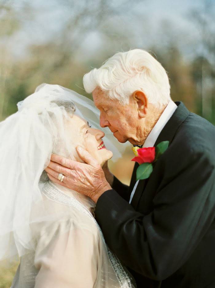 Второй брак: как провести свадьбу, что надеть на церемонию невесте и жениху