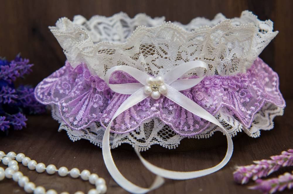 Подвязка невесты: самый пикантный свадебный аксессуар в мире