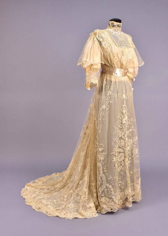 Платье 19 века: ткани, из которых они пошиты, цвета моделей,