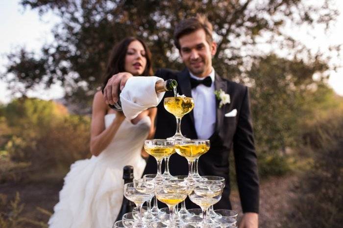 ᐉ какого и сколько шампанского нужно на свадьбу – обзор лучших марок и советы по выбору - ➡ danilov-studio.ru