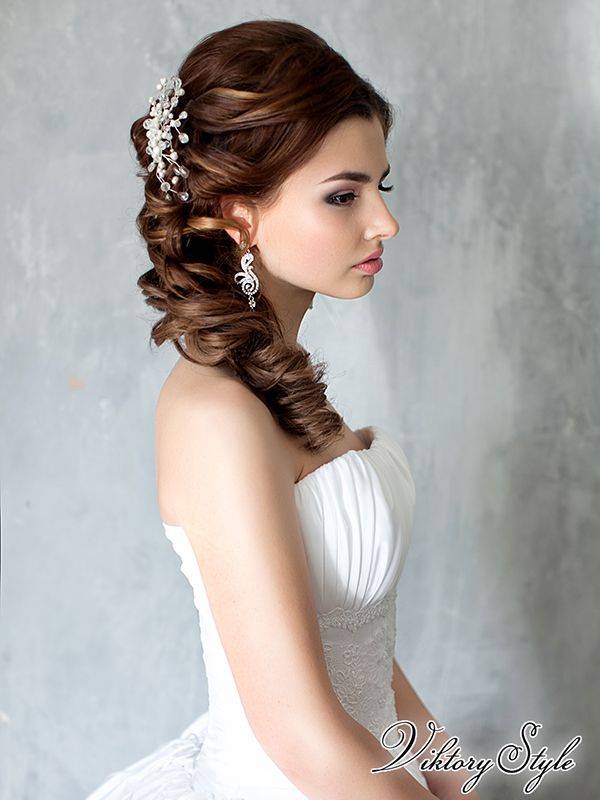 Стать богиней за одну укладку: свадебная прическа греческая коса – с челкой, фатой или на бок