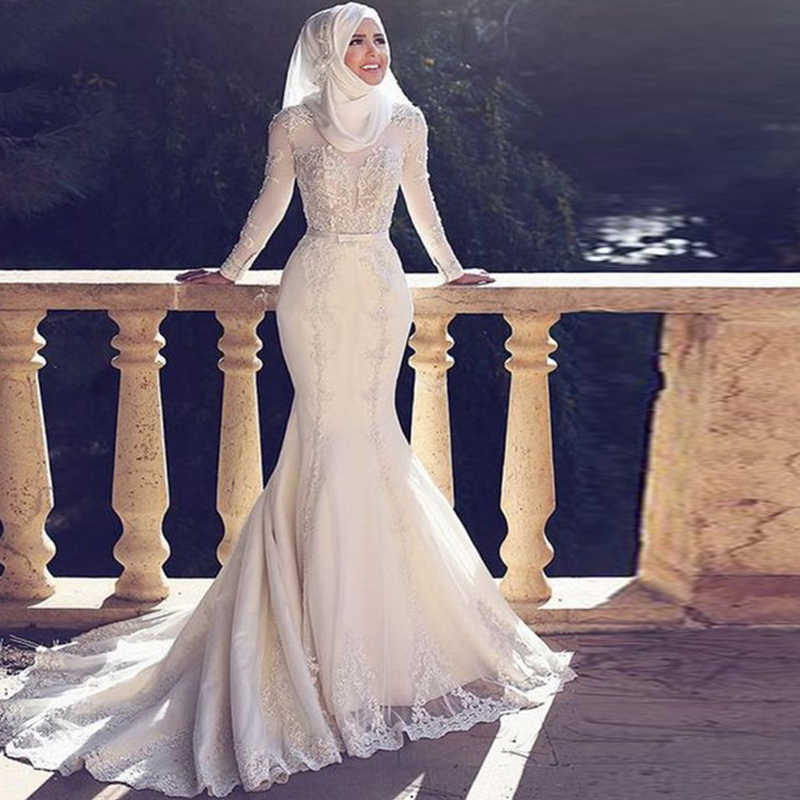 Свадебный наряд мусульманской невесты и другие детали ее образа: хиджаб, украшения, букет, макияж