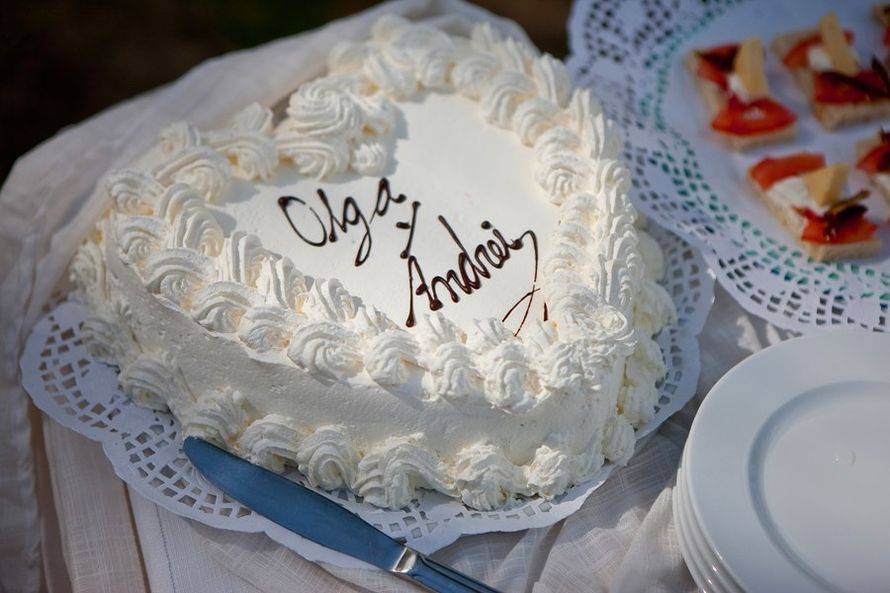 Надпись на свадебном торте: как выбрать и красиво нарисовать