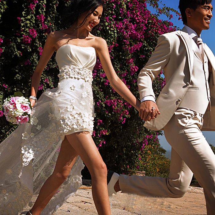 Женские свадебные костюмы – красивые и необычные варианты для невест
