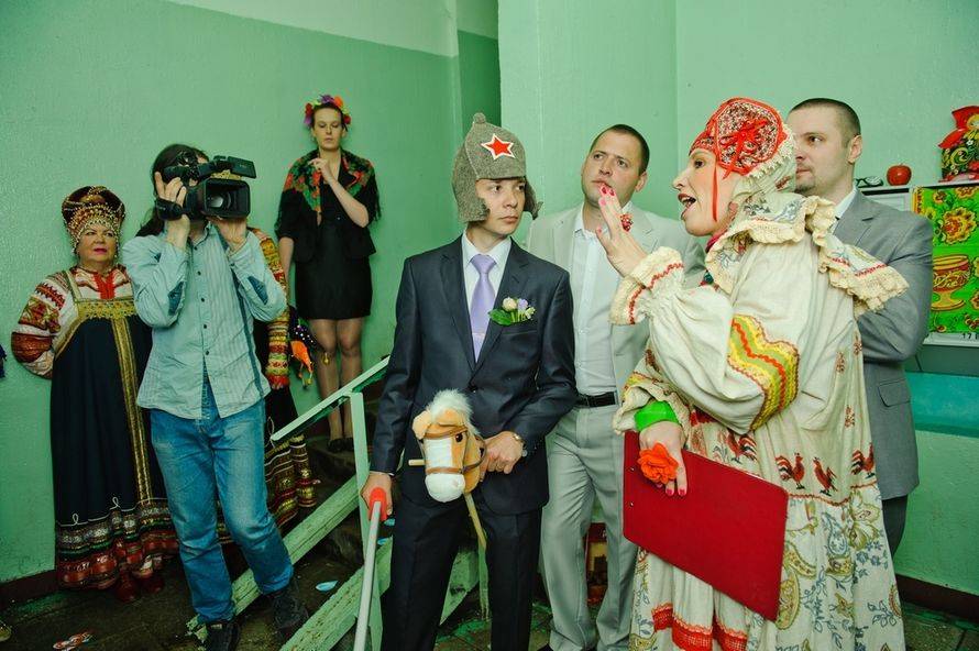 Как провести свадьбу в славянском стиле: оформление, аксессуары, сценарий, одежда
