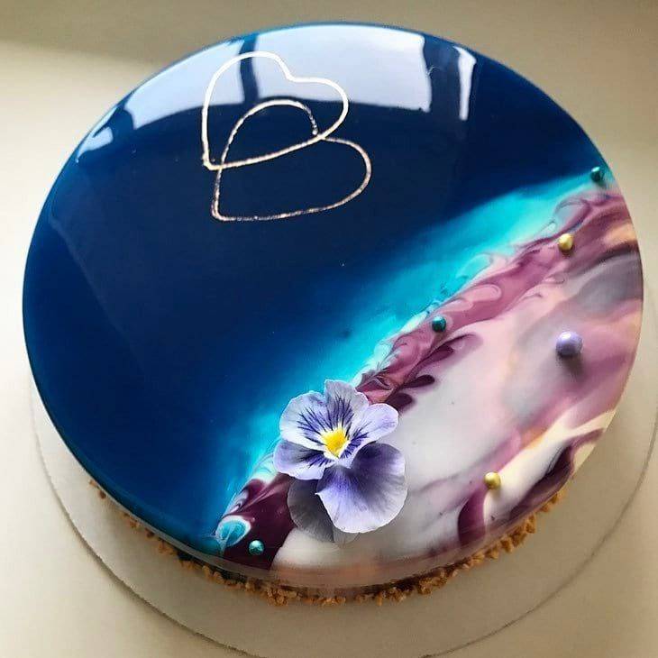 Трендовые свадебные торты с зеркальной глазурью: фото и лучшие идеи ультрасовременных десертов