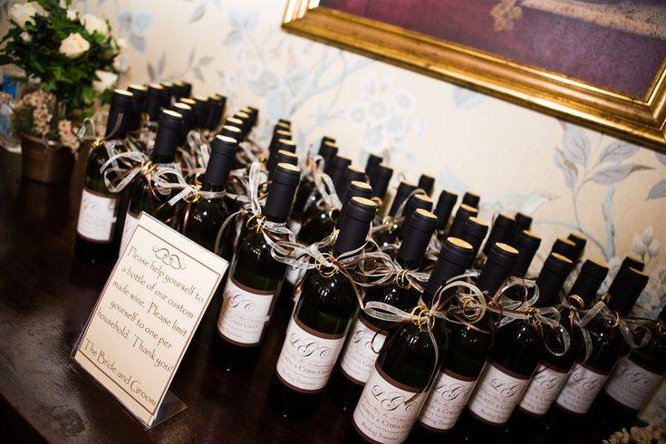 Вино на свадьбу: для гостей и от гостей